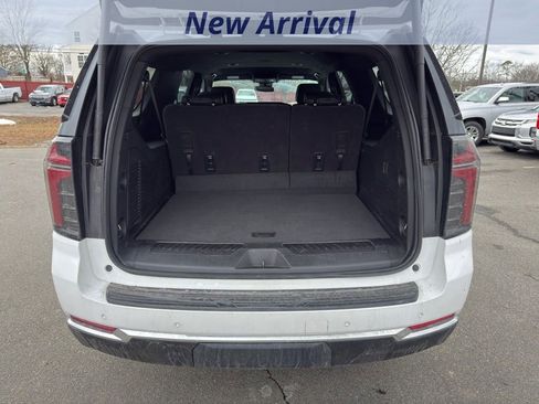Certified 2025 Chevrolet Suburban LT image 6
