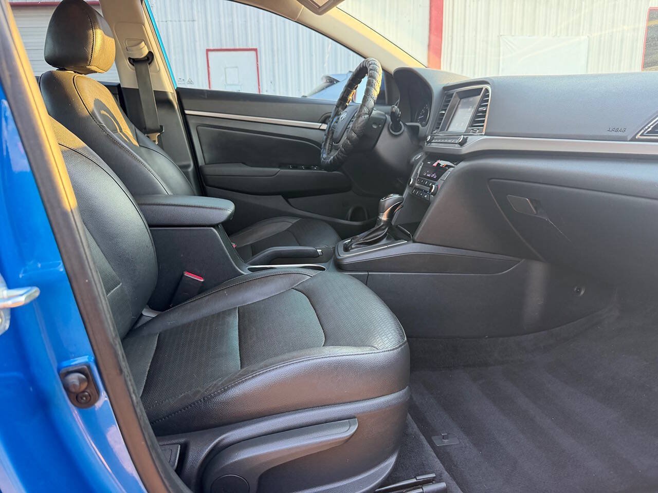 Used 2017 Hyundai Elantra Limited FWD image 15