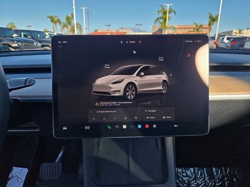 Used 2023 Tesla Model Y Long Range image 14