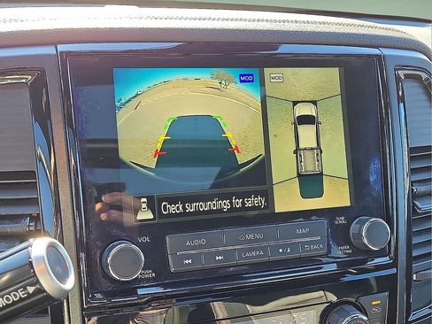 Used 2021 Nissan Titan PRO-4X w/ Pro-4x Convenience Package image 29