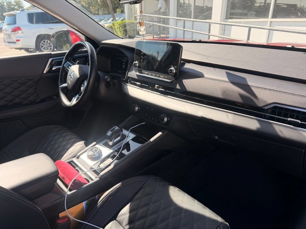 Used 2023 Mitsubishi Outlander SEL FWD image 19