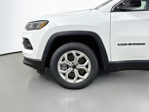 Used 2026 Jeep Compass Latitude AWD/4WD image 29