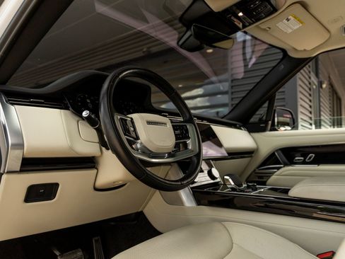 Used 2023 Land Rover Range Rover SE image 23