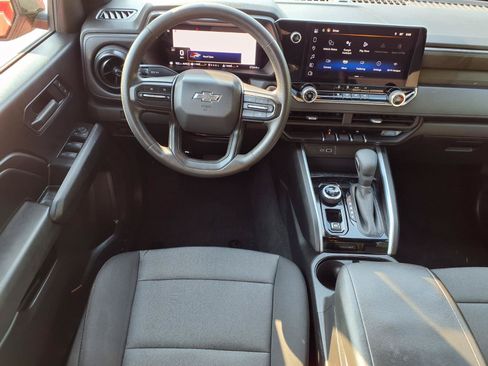Used 2024 Chevrolet Colorado Trail Boss w/ Technology Package AWD/4WD image 4