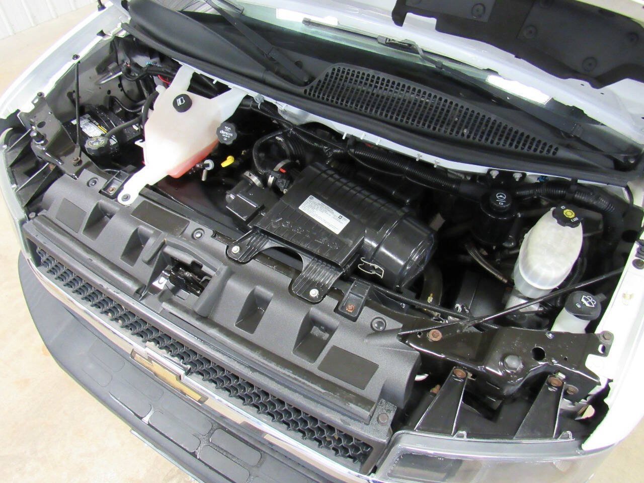 Used 2020 Chevrolet Express 3500 w/ Power Convenience Package RWD image 38