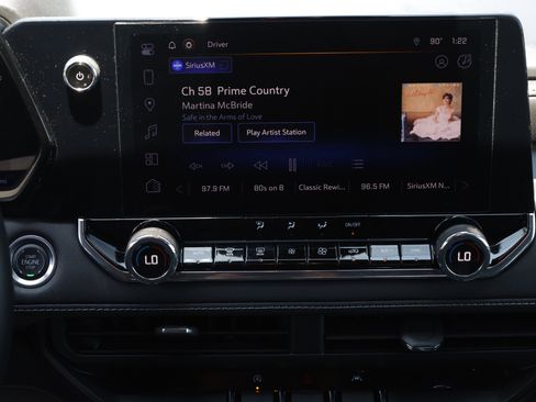 Used 2024 Chevrolet Colorado LT w/ LT Convenience Package RWD image 8