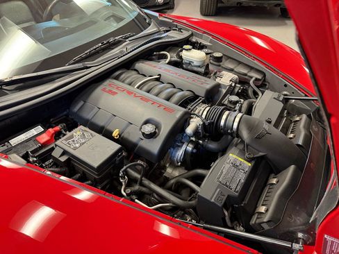 Used 2007 Chevrolet Corvette Coupe w/ Preferred Equipment Group RWD image 24