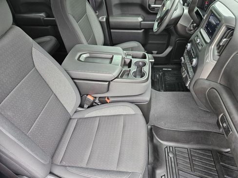 Used 2024 Chevrolet Silverado 2500 Custom w/ Custom Value Package image 21