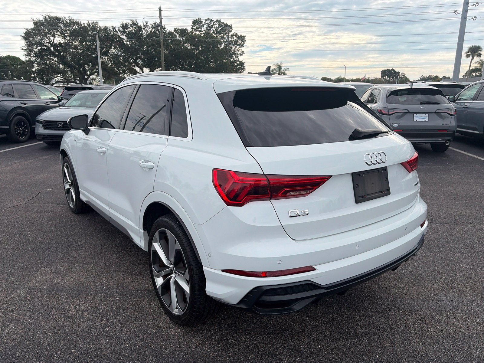 Used 2020 Audi Q3 2.0T Prestige AWD/4WD image 5