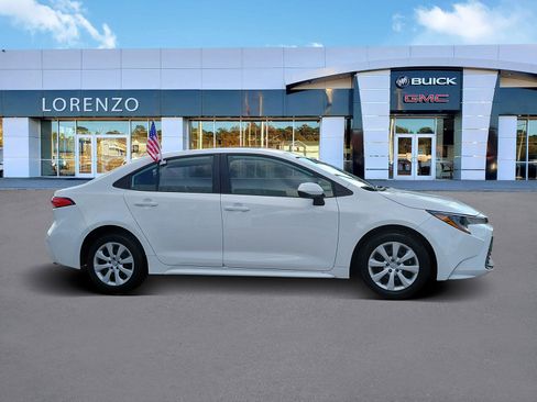 Used 2025 Toyota Corolla LE image 4