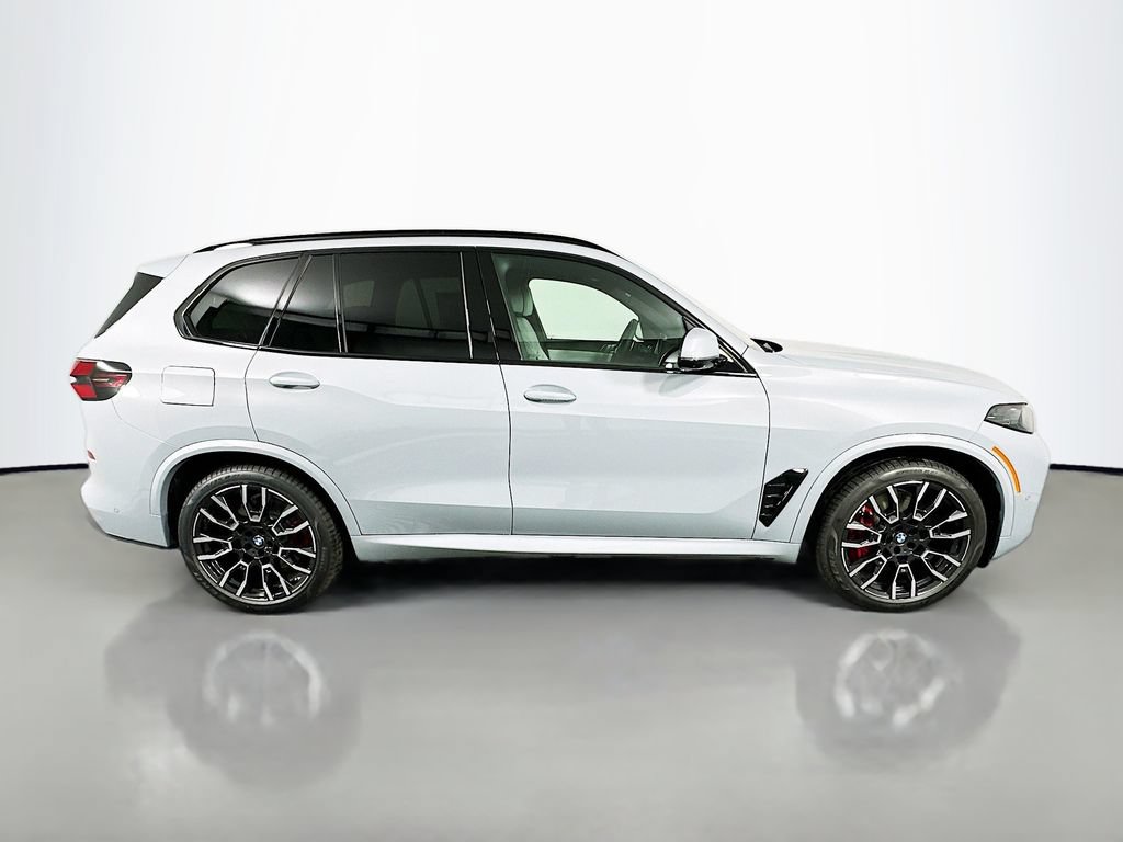 Used 2026 BMW X5 xDrive50e w/ M Sport Package AWD/4WD image 4