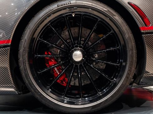 Used 2017 Pagani Huayra image 15