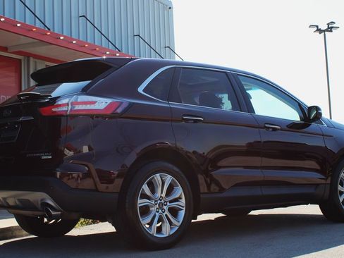 Used 2019 Ford Edge Titanium w/ Equipment Group 301A image 8