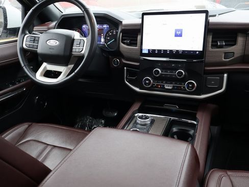 Used 2024 Ford Expedition Max Limited image 18