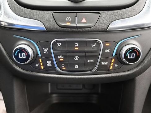 Used 2023 Chevrolet Equinox LT AWD/4WD image 17