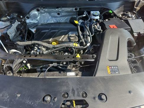 Used 2025 Chevrolet Trax LT FWD image 21