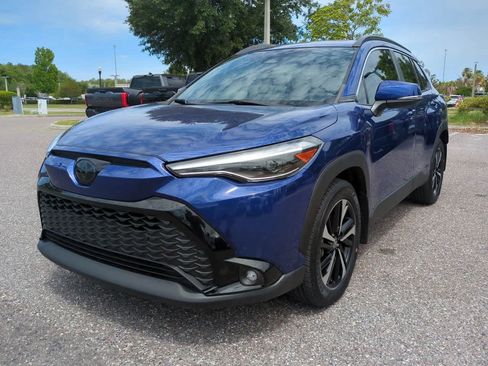 Used 2024 Toyota Corolla Cross AWD Hybrid w/ Convenience Package image 2