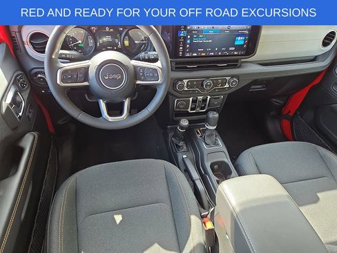 Used 2025 Jeep Wrangler Unlimited Sahara AWD/4WD image 11