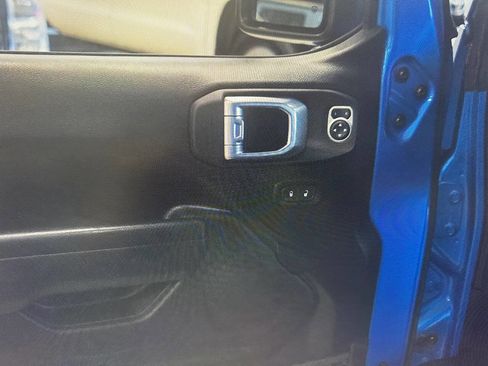 Used 2022 Jeep Gladiator Sport AWD/4WD image 42