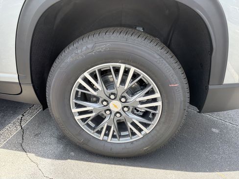 New 2026 Chevrolet Traverse LT FWD image 21