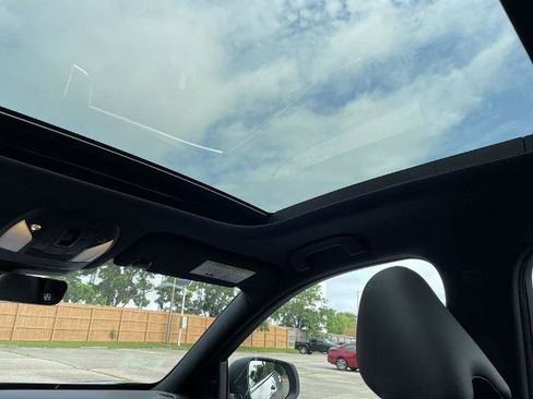 Certified 2025 INFINITI QX50 Sport image 18