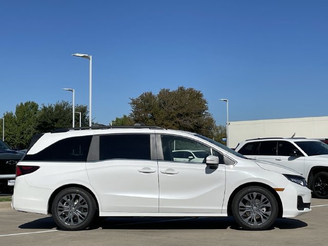 New 2027 Honda Odyssey Touring image 3