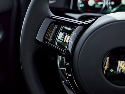 Used 2024 Rolls-Royce Phantom Sedan image 75