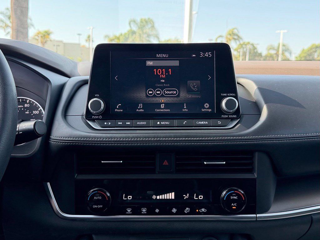 Certified 2023 Nissan Rogue SV FWD image 17