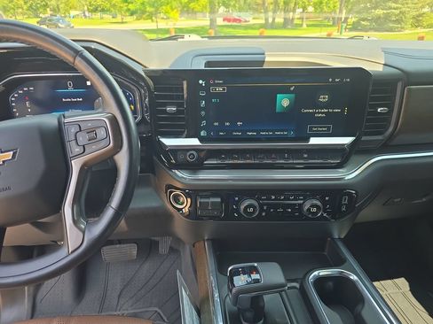 Used 2023 Chevrolet Silverado 1500 High Country w/ High Country Premium Package AWD/4WD image 19