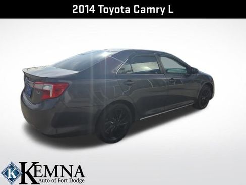 Used 2014 Toyota Camry XLE w/ Leather Package image 10