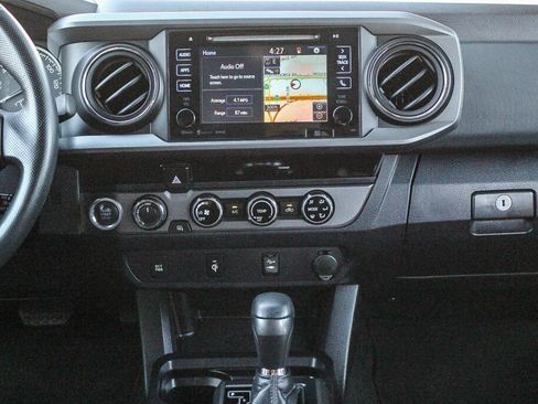 Used 2017 Toyota Tacoma TRD Off-Road w/ Tow Package AWD/4WD image 3