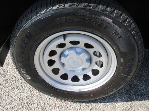 New 2025 Chevrolet Colorado W/T image 12