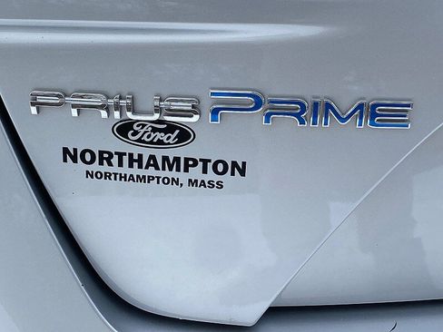 Used 2022 Toyota Prius Prime Limited image 14