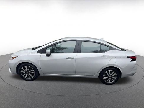 Used 2025 Nissan Versa SV FWD image 9