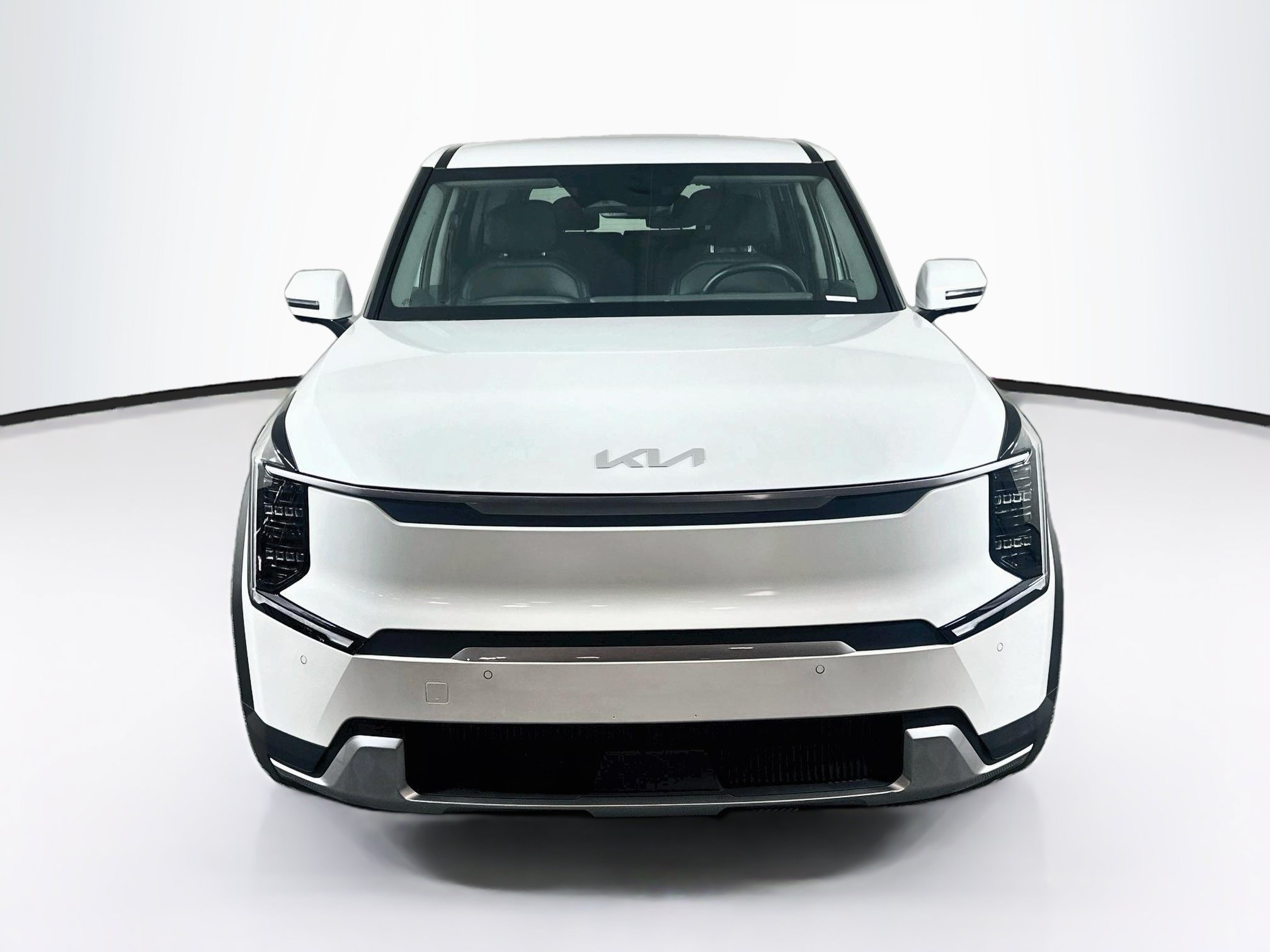 Used 2024 Kia EV9 Light Long Range RWD image 2