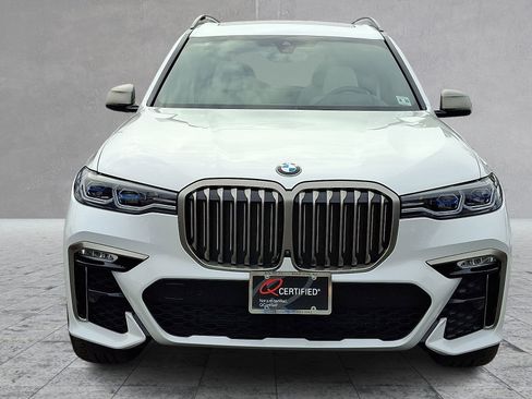 Used 2021 BMW X7 M50i w/ Dynamic Handling Package image 3
