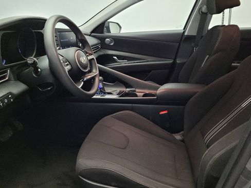 Used 2023 Hyundai Elantra Blue image 17