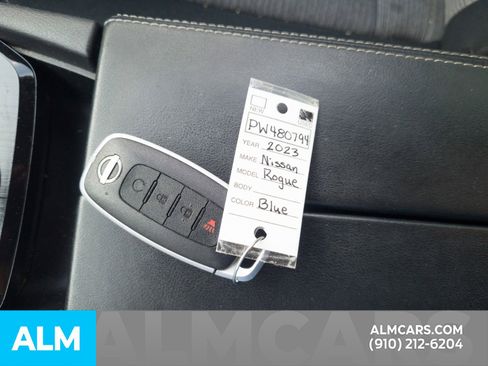 Used 2023 Nissan Rogue SV image 16