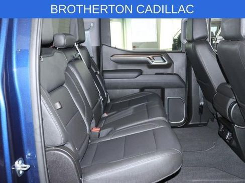 Used 2022 GMC Sierra 1500 SLT AWD/4WD image 32