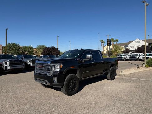 Used 2022 GMC Sierra 3500 Denali w/ Denali Black Diamond Edition AWD/4WD image 1