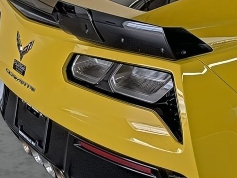 Used 2017 Chevrolet Corvette Z06 RWD image 13