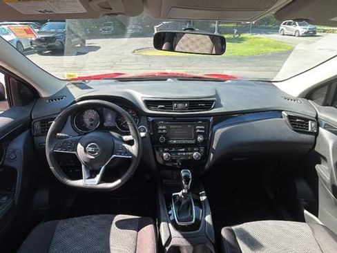 Used 2018 Nissan Rogue Sport SV w/ SV All-Weather Package AWD/4WD image 29