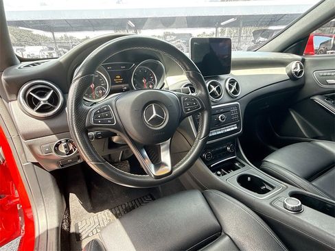 Used 2018 Mercedes-Benz CLA 250 image 12