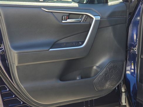 Used 2024 Toyota RAV4 Limited image 17