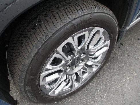 Used 2024 GMC Sierra 1500 Denali Ultimate image 12