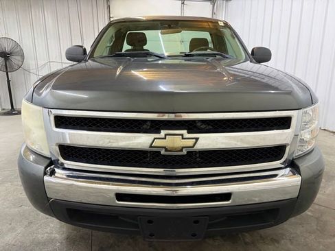 Used 2011 Chevrolet Silverado 1500 W/T w/ LS Package RWD image 2