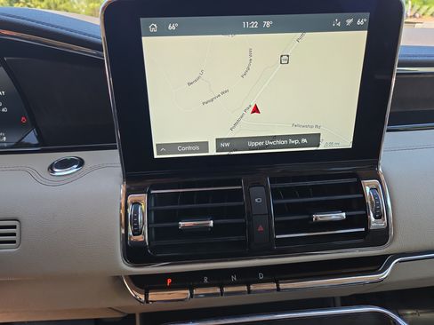 Used 2021 Lincoln Navigator L Reserve w/ Luxury Package AWD/4WD image 29