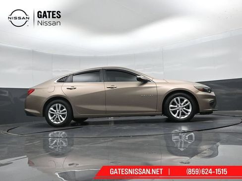 Used 2018 Chevrolet Malibu LT FWD image 34
