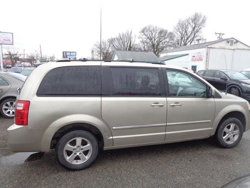 Used 2009 Dodge Grand Caravan SXT image 7