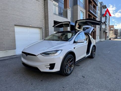 Used 2018 Tesla Model X 100D image 1